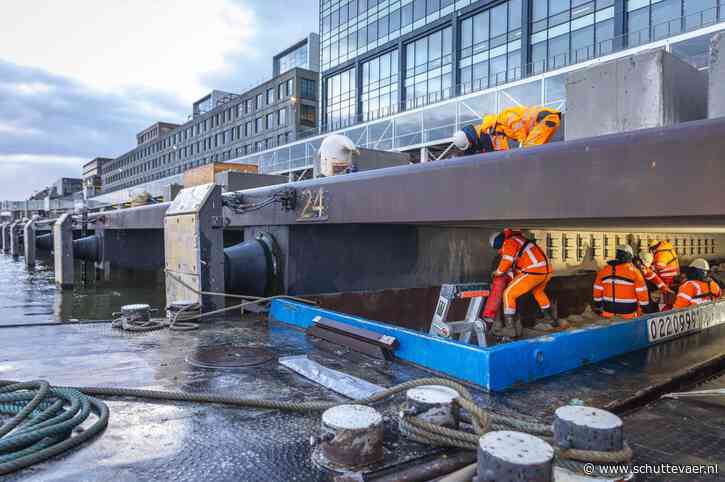 Eerste cruiseschepen in april aan de stekker in Amsterdam