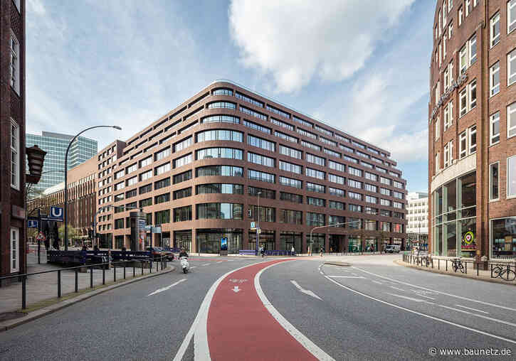 Hanseatische Pose
 - Neues Deutschlandhaus von Hadi Teherani in Hamburg