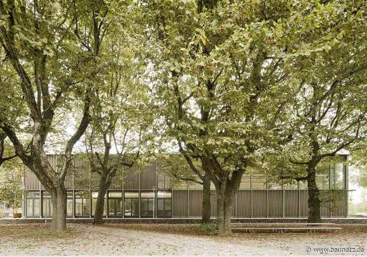 Leicht durch Lamellen 
 - Sporthalle in Wangen im Allgäu von Steimle Architekten