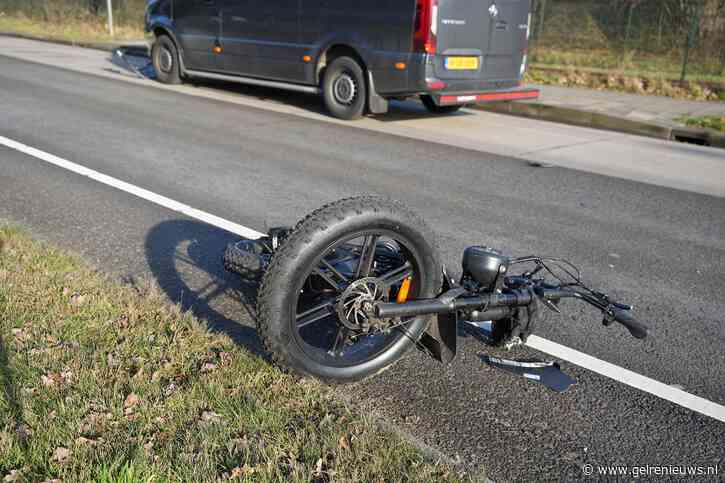Bestuurder fatbike ernstig gewond na botsing tegen busje