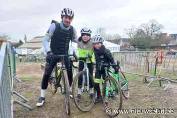 Kinderen mogen veldritparcours ‘van de grote jongens’ al eens uittesten: “Het is zwaar, maar wél leuk”