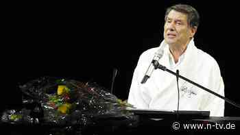 26.400 Euro für einen Bademantel: Bieter reißen sich um Udo-Jürgens-Nachlass