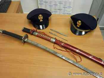 "Sono un highlander" e minaccia i carabinieri con una katana: aggressione choc a Torino