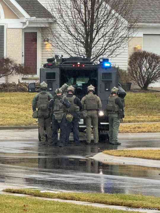 Suspect in custody after SWAT standoff in north Fort Wayne neighborhood