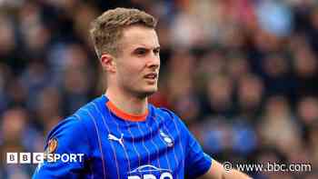 Morecambe sign Barnsley's Dallas on loan