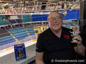 The Voice of the Blades: Les Lazaruk talks up a good hockey game