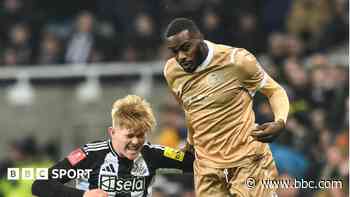 Walsall sign striker Amantchi from Bromley