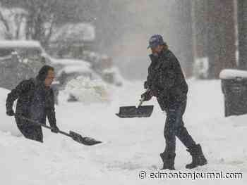 Big snowfall in Edmonton and drop in temperature could make for a rough weekend