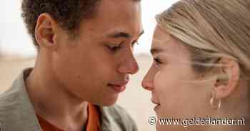 ‘Deze dominante dame is een belangrijke reden waarom het tweede seizoen van Knokke Off beter is dan het eerste’