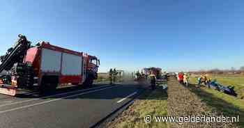 Frontale botsing op N837 bij Driel: drie gewonden, weg volledig afgesloten