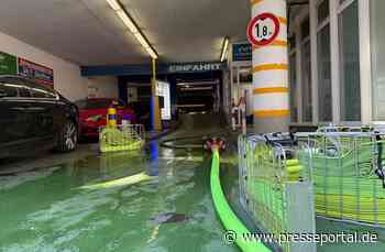FW-D: Feuer in einer Großgarage in der Innenstadt