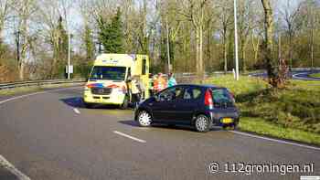 Auto vliegt uit de bocht