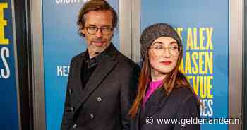 Guy Pearce wil ex Carice en hun zoontje niet te lang alleen laten: ‘Soms zeg ik nee tegen een rol’