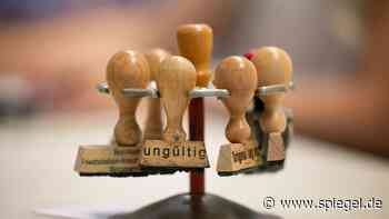 Bürokratie: Unternehmen kritisieren Staat, tragen aber selbst zur Bürokratie bei