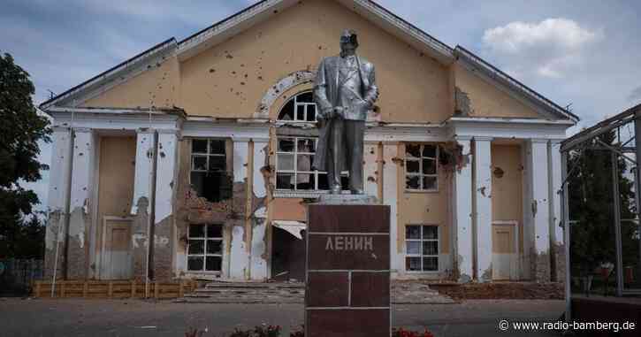 Berichte über Verschüttete nach Bombeneinschlag in Sudscha