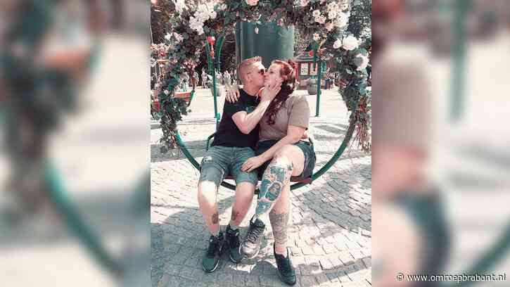 Aan de benen van Karlijn kun je zien dat ze verzot is op de Efteling