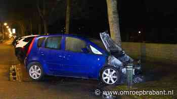 112-nieuws: auto brandt af • dak van huis in brand