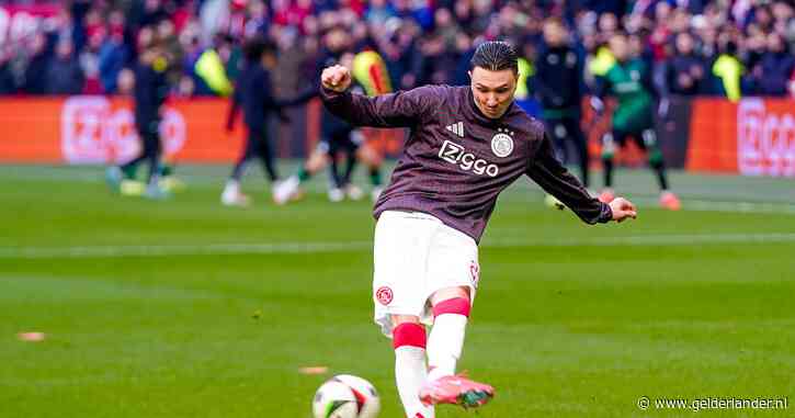 LIVE Klassieker | Spanning stijgt in Amsterdam: grote belangen in Klassieker tussen Ajax en Feyenoord