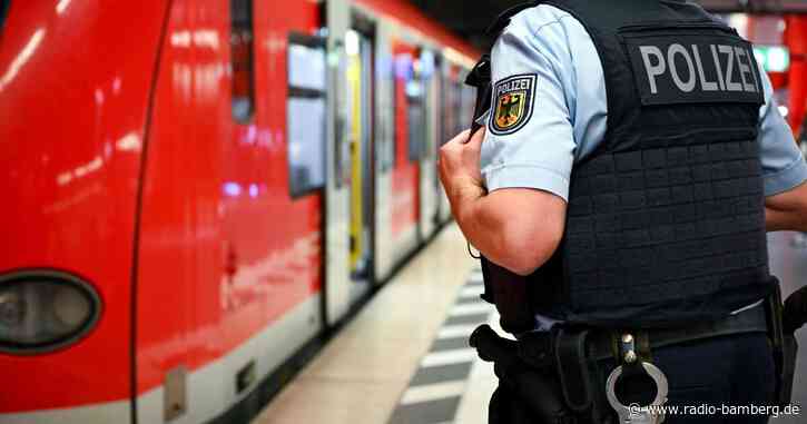 Fahrgäste in S-Bahn in München mit Messer bedroht