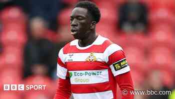 City's Yeboah joins Dunfermline on loan