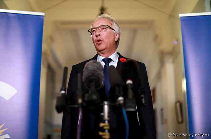 B.C. political leaders call for premier to do more amid looming trade war