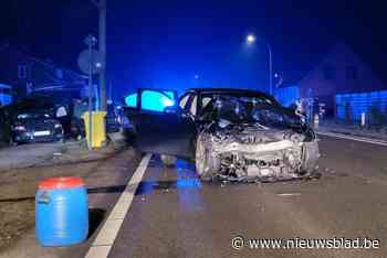 Bestuurder van 23 in levensgevaar na zware klap