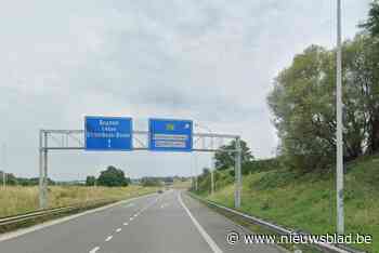 Afrit 7a Romeinse Steenweg afgesloten tijdens nachtelijke werken op buitenring: “Hakhoutbeheer en gracht ruimen”