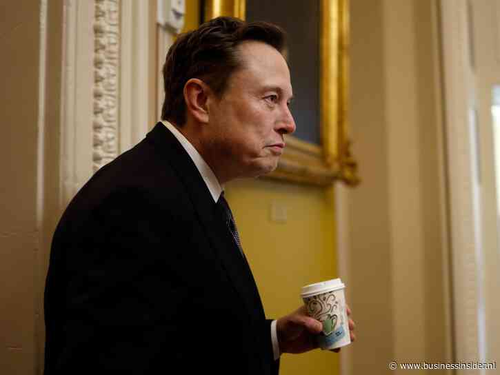 Elon Musk sneert naar ambtenaren die ‘hooguit’ 40 uur per week werken: bij het Departement voor Overheidsefficiëntie zou dat 120 uur zijn