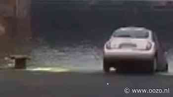 Auto rolt water in bij IJmuiden