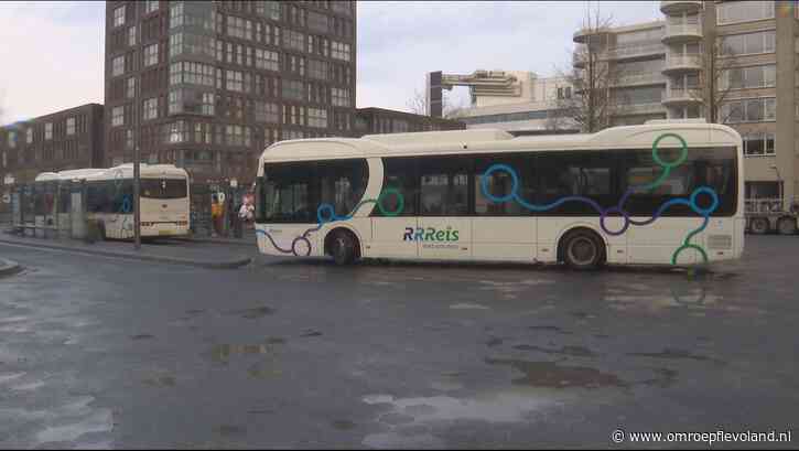 Lelystad - Op vernieuwd busstation Lelystad is geen stroom voor e-bussen