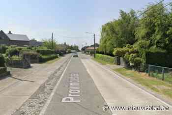 Inbrekers forceren deur en doorzoeken woning