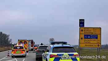 Unfall bei Obertaufkirchen am Montagmittag - Fahrerin in Klinik gebracht