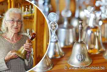Gerda (78) vindt een oplossing haar enorme bellencollectie: “Dit mag niet verloren gaan”