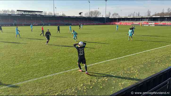 Flevoland - Reserves Almere City FC winnen oefenwedstrijd van PEC Zwolle 