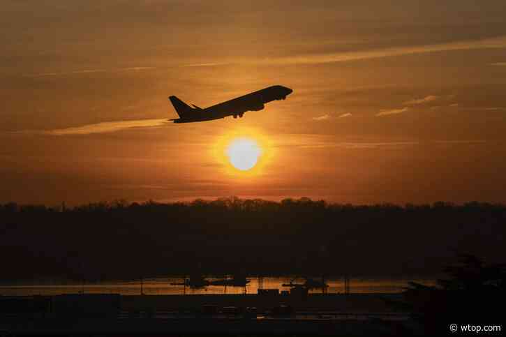 Crews return to the Potomac River to recover wreckage from DC midair collision