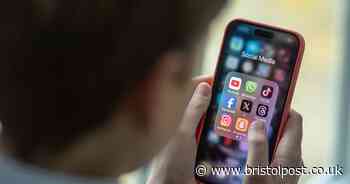 Three signs your child is using screens too much including change you notice at night