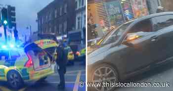 Man stabbed in busy Crystal Palace road