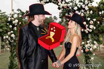 Here’s Why Fans Think Lainey Wilson Might Be Engaged to Devlin Hodges (Or Soon)