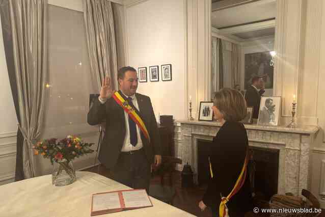 Rutger De Reu (Cd&V) legt voor eerste keer de eed als burgemeester af