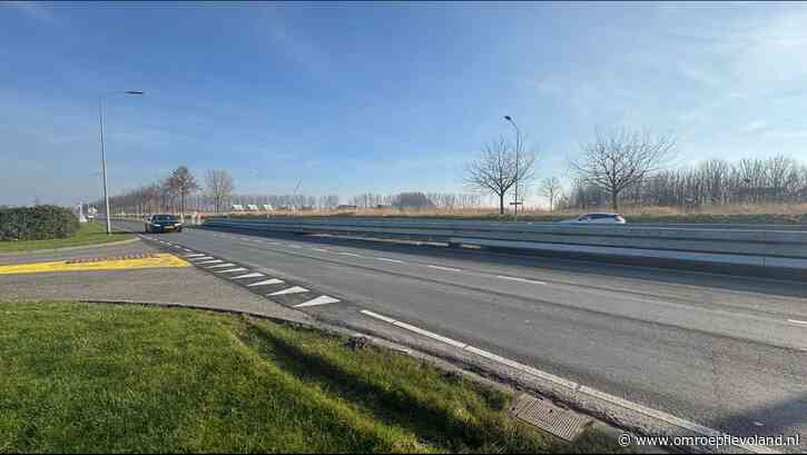 Lelystad - Oversteek Larserdreef dicht na jaren van ongelukken: 'Het is levensgevaarlijk hier'