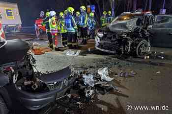 Autos frontal kollidiert - anschließend Lkw von Zug erfasst