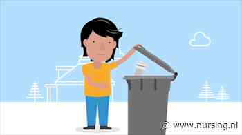 Patiënt urineert na CT-scan in plaszak in verband met milieu