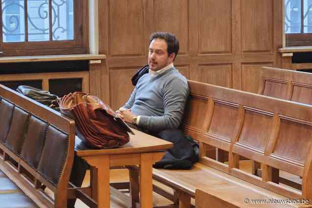 Ex-burgemeester riskeert mogelijk zwaardere straf voor verdachte vastgoedtransacties: “Ze mogen tien keer herkwalificeren, ik sta recht in mijn schoenen”