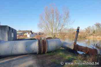Populair jaagpad nog maanden afgesloten door enorme buizenconstructie die de weg verspert