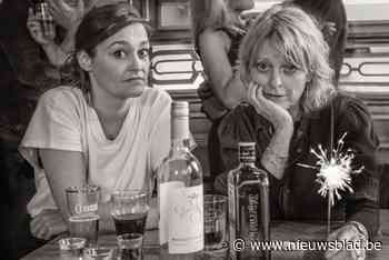 Foe de Tejatre trekt door provincie met groezelig feestje: “Willen publiek ervaring bezorgen die hen niet onberoerd laat”