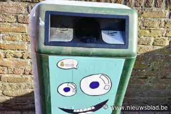 Vuilbakken  krijgen stickers en peukenplaten: “We hopen op zichtbaar schoner Kerkplein”