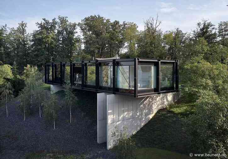 Schottergarten im steilen Schatten
 - Villa bei Prag von Stempel & Tesar architekti