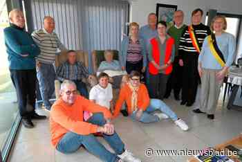 Margareta blaast honderd kaarsjes uit: “Feest in twee delen omdat appartement te klein was”