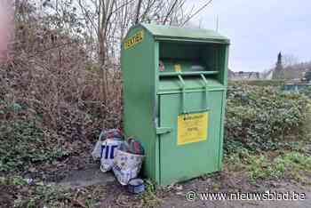 Vlaams Belang vraagt om illegale textielcontainers weg te halen: “Trekken ook sluikstorters aan”