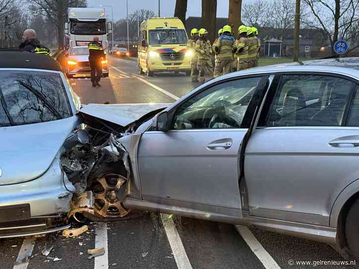 Gewonde na ongeval tussen twee auto’s